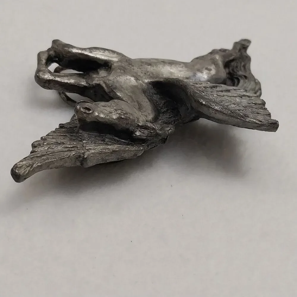 Vintage 1981 Bergamot Pegasus Horse Silver Toned Belt Buckle (Broken Wing) #E53